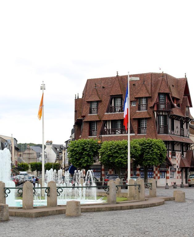L'Ideal 112 - 85M2, 2 Chambres, Parking & Cabine De Plage Deauville Exterior photo